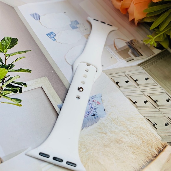 For Apple Watch White Silicone Band - Picture 3 of 8